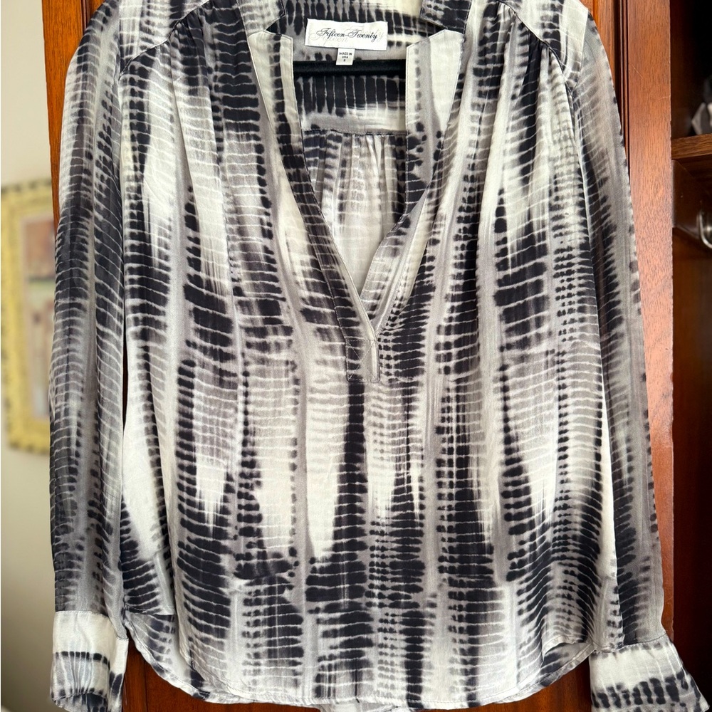 Alfani Women's Black and White Top